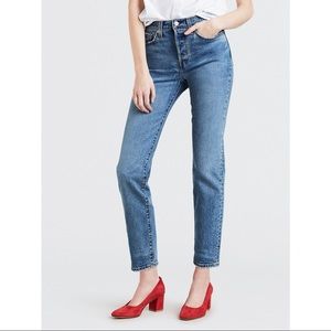 Levi’s Wedgie Icon Ankle Fit in These Dreams Wash